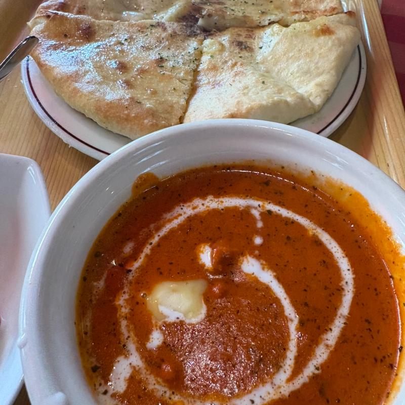 バターチキンカレー&チーズナン(TOMBOY CAFE 十条本店｜カジュアル イタリアン カフェ｜スパニッシュ バル｜歓送迎会)