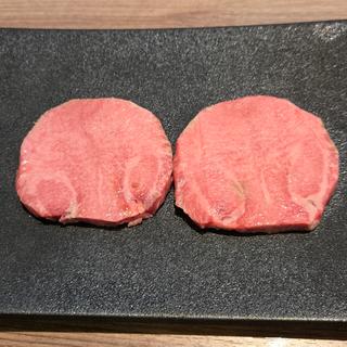 上質な黒牛タン(牛成)