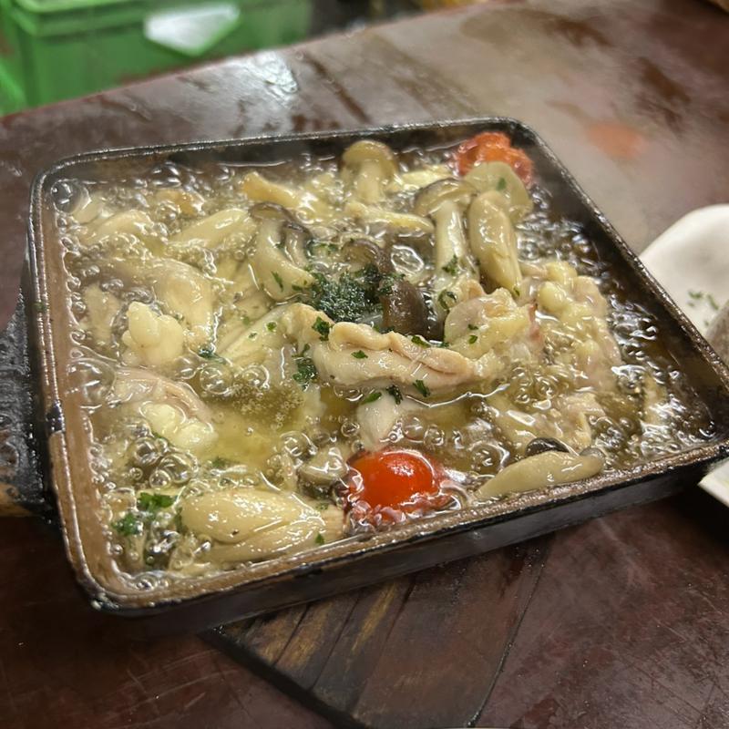 セセリとシメジのアヒージョ(裏ヒロヤ （裏HIROYA）)