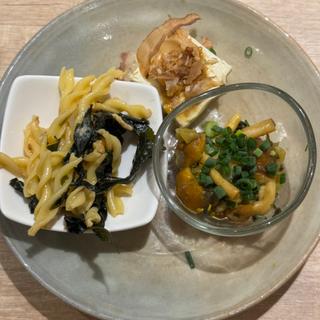 付き出し(素揚げ酒場 大阪あげ鳥 一)