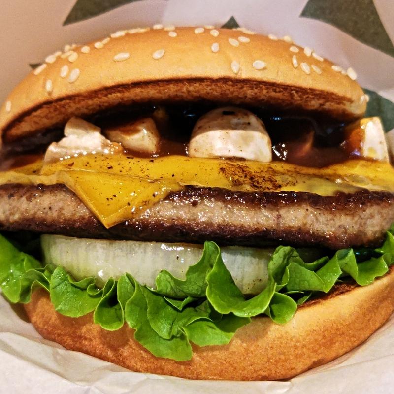 マッシュルームチーズバーガー  トリュフデミグラスソース(フレッシュネスバーガー山下)