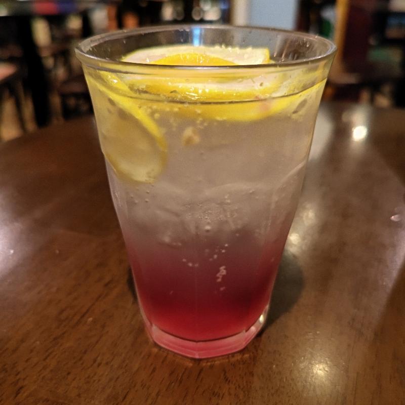 レモン&クランベリーソーダ(フレッシュネスバーガー山下)