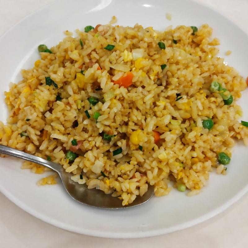 五目チャーハン(中華料理 味臨軒)
