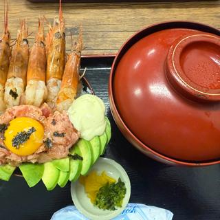 エビアボガド丼(海鮮料理 よつや)