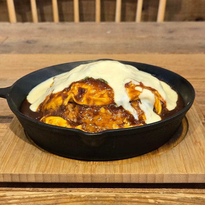 飯テロ！とろとろチーズのオムライスハンバーグ(ラニーチーズ)