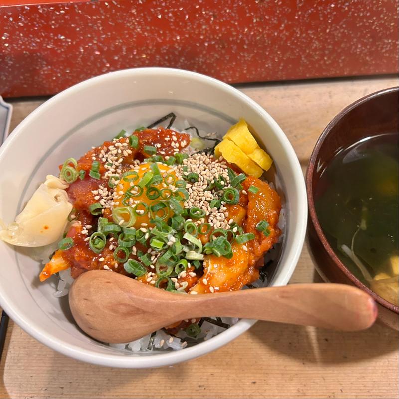 海鮮ユッケ丼(常本寿司 )