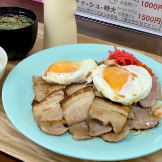 チャーシューエッグ定食 大(おかん食堂)