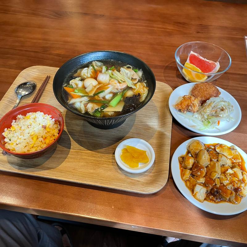 五目タン麺+半チャーハン(鼎魚酒場)