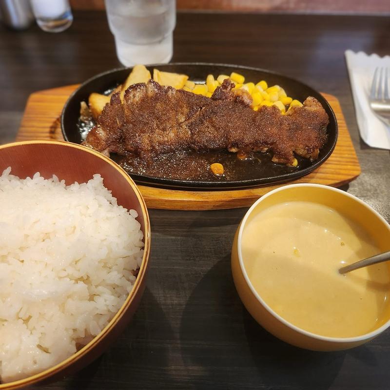 ステーキ定食 ご飯大盛り(レストランはなみ )
