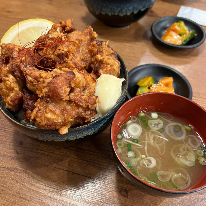 九州醤油鶏唐揚げ丼　大盛り(やきとん えん家 中村橋3号店)