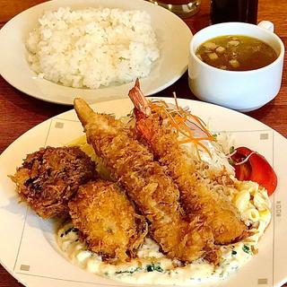 ミックスフライ  （スープ・ライス付き）(レストラン・サカキ （RESTAURANT SAKAKI）)