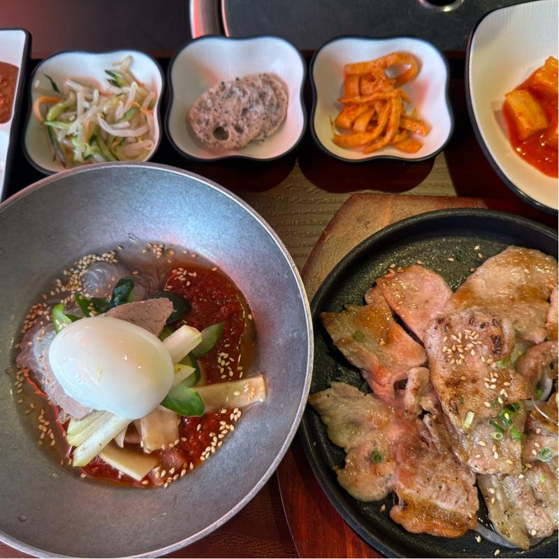 冷麺+サムギョプサル(ヒプチロ 힙지로 hipchiro)