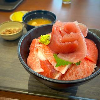 本まぐろ大トロ丼