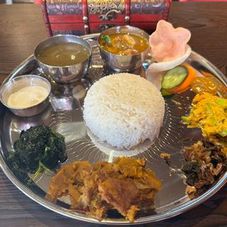 ラケカナセット（チキン）(LAKHEY Local Nepali Restaurant)