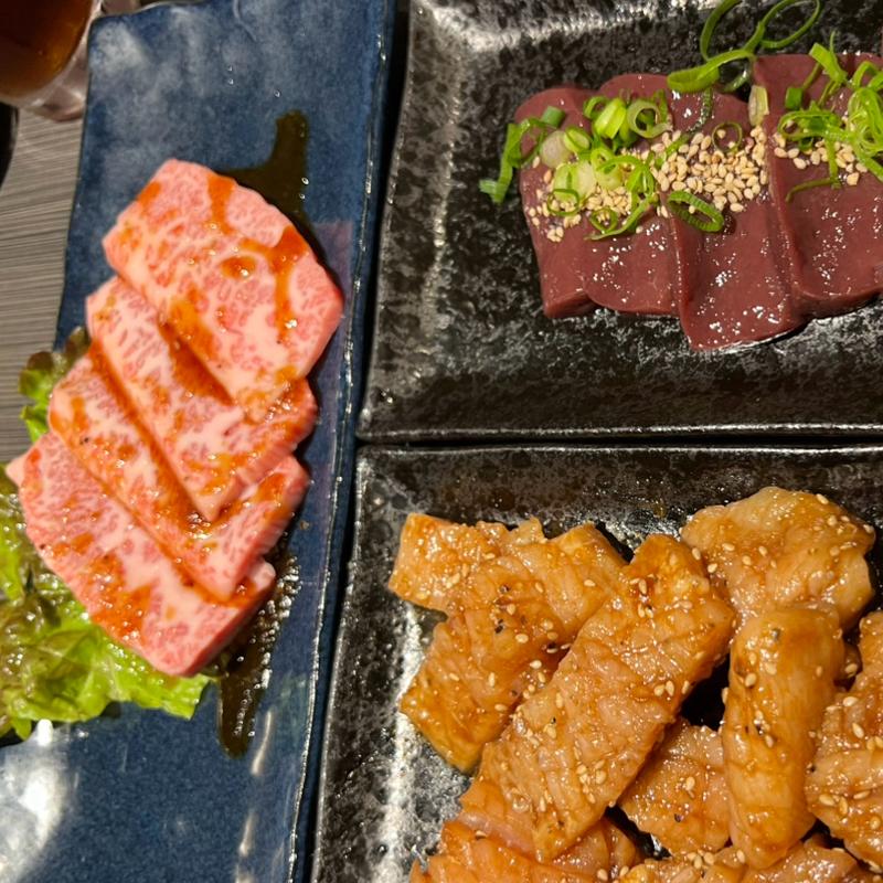 特上カルビ　特上レバ　上ミノ(京城苑 駅前店)