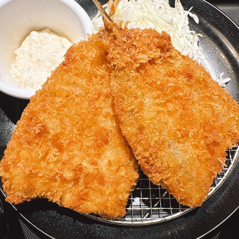 アジフライ定食（豚汁付け）(松乃家 梅田店 )