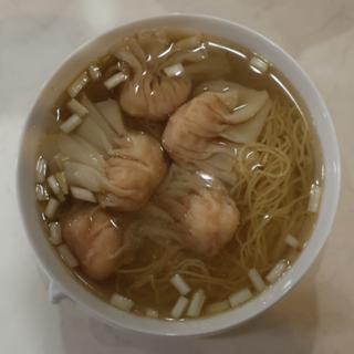 香港海老ワンタン麺