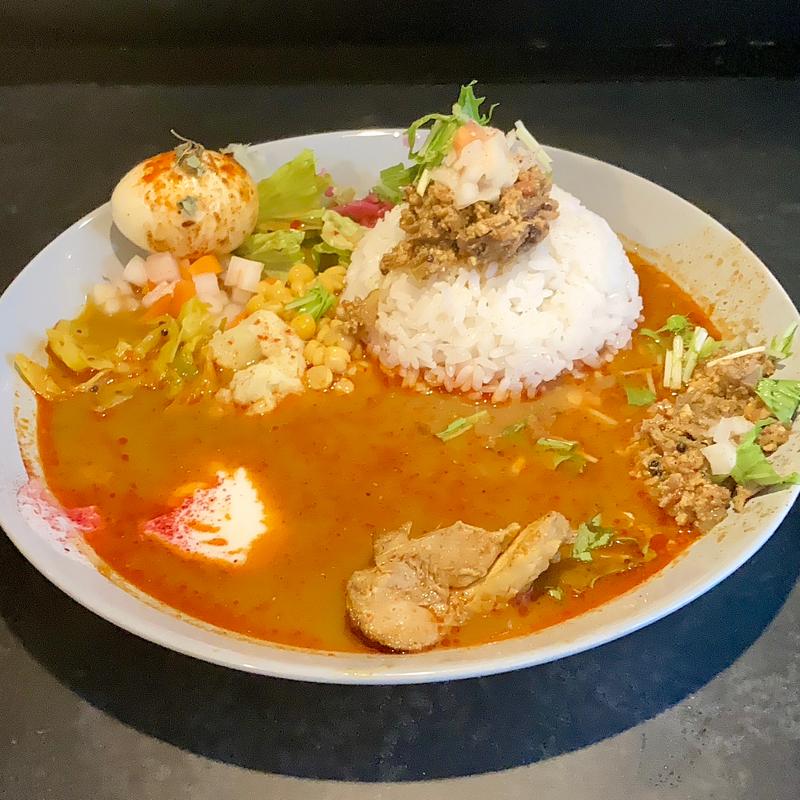 C 鰹香る和風出汁&豆乳ベース 鶏豚キーマ+副菜(新町カリー)