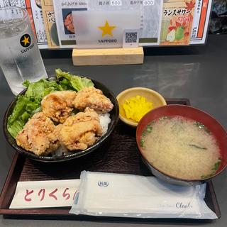 唐揚げ丼(焼き鳥酒場 博多とりくら 天神本店)