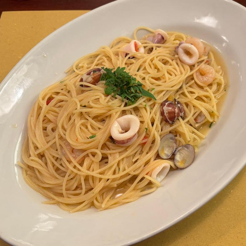 海の幸のスパゲッティ（塩味）(イル・バーカロ)