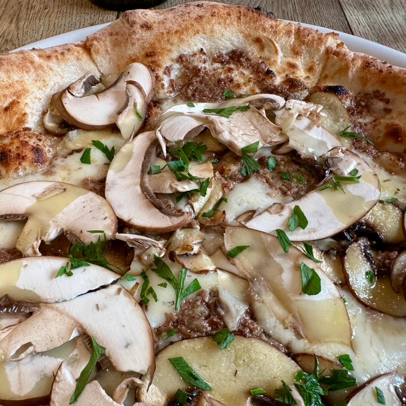 静岡県産のマッシュルーム(ピッツェリア イル・タンブレッロ)