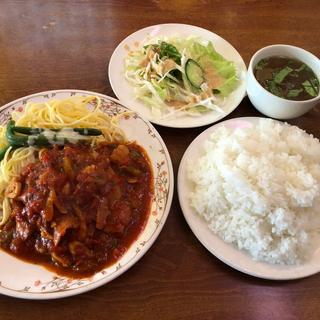 チキンのスパイシートマトソース