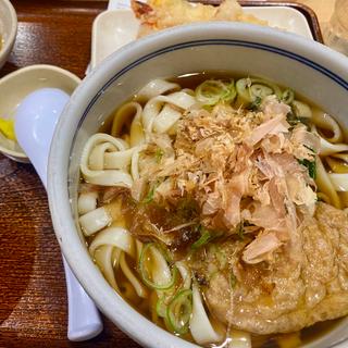 (吉田麺業 きしめんよしだ エスカ店)