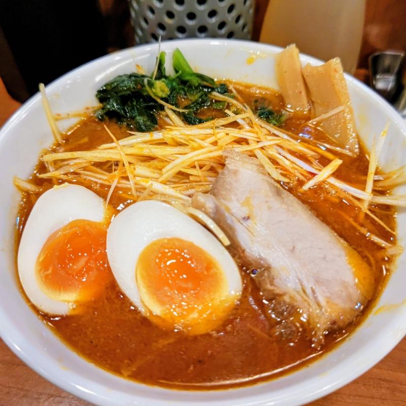辛味噌とんこつラーメン(横浜家系ラーメン銀家 伊勢佐木町店)