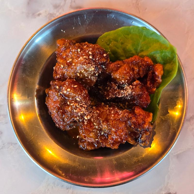 ヤンニョムチキン(韓国料理 ハラペコ食堂 大阪 GEMSなんば店)