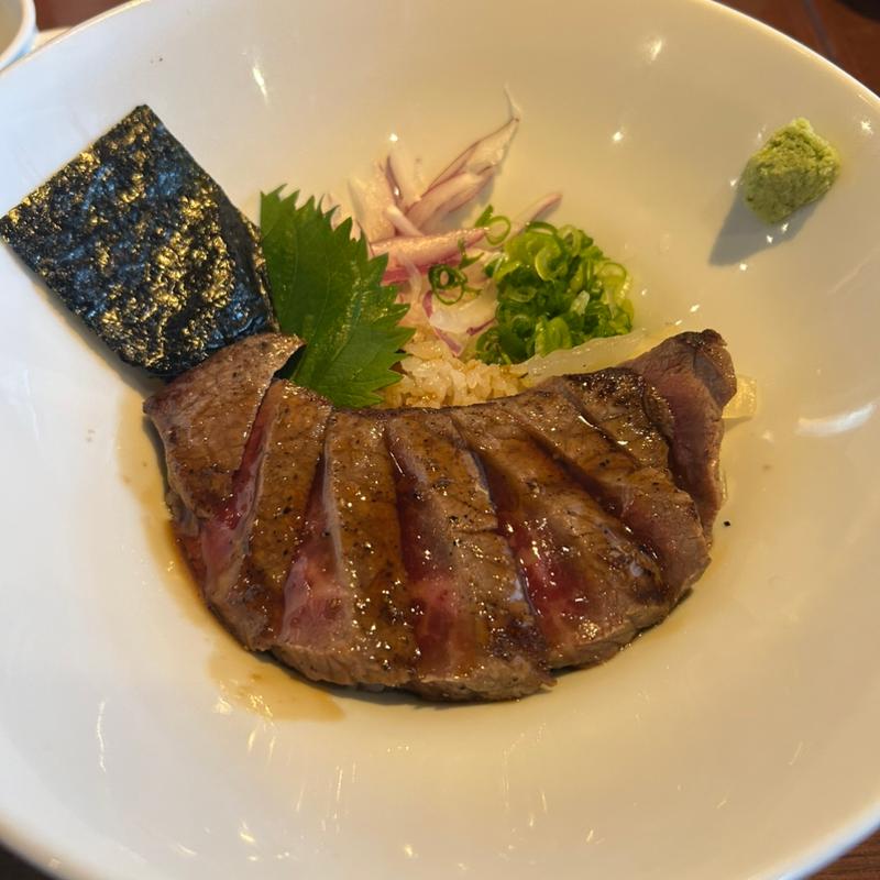 ステーキ丼(近江牛ダイニング OKAKI)