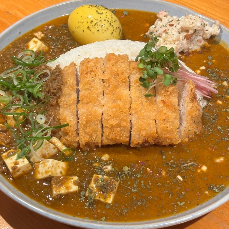 気まぐれランカプレート、カツのせ、麻婆あいがけ(気まぐれ )