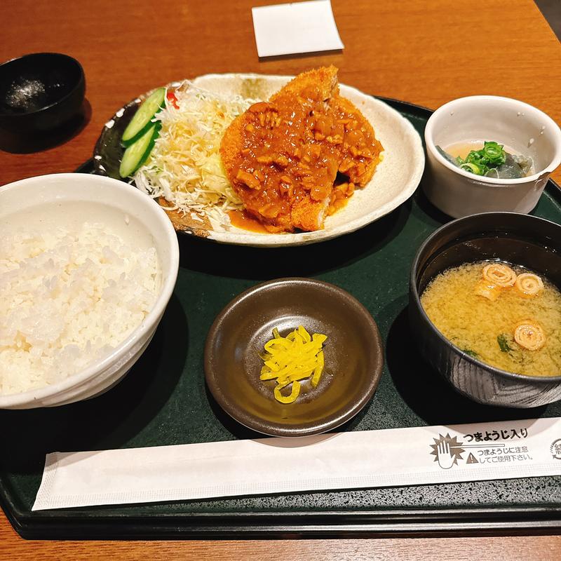 日替り定食　ミックスカツ(上方ごちそう処贔屓屋 中之島ダイビル店)