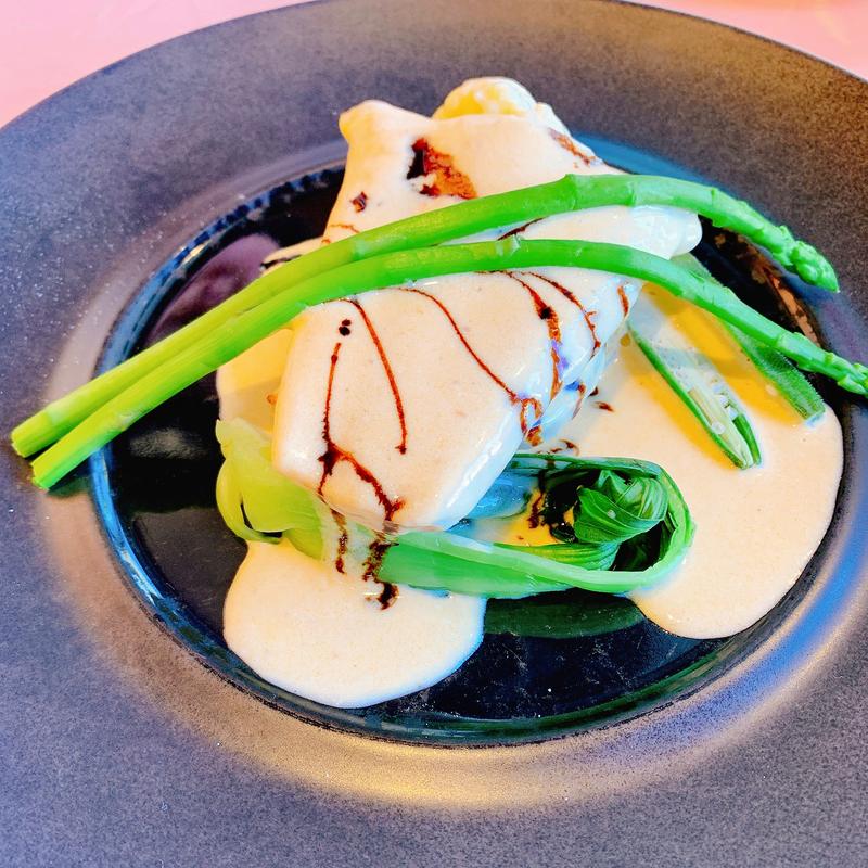 上越産ヒラメの白ワイン蒸し(フレンチ食堂 ブラッスリーポー （Brasserie Porc）)