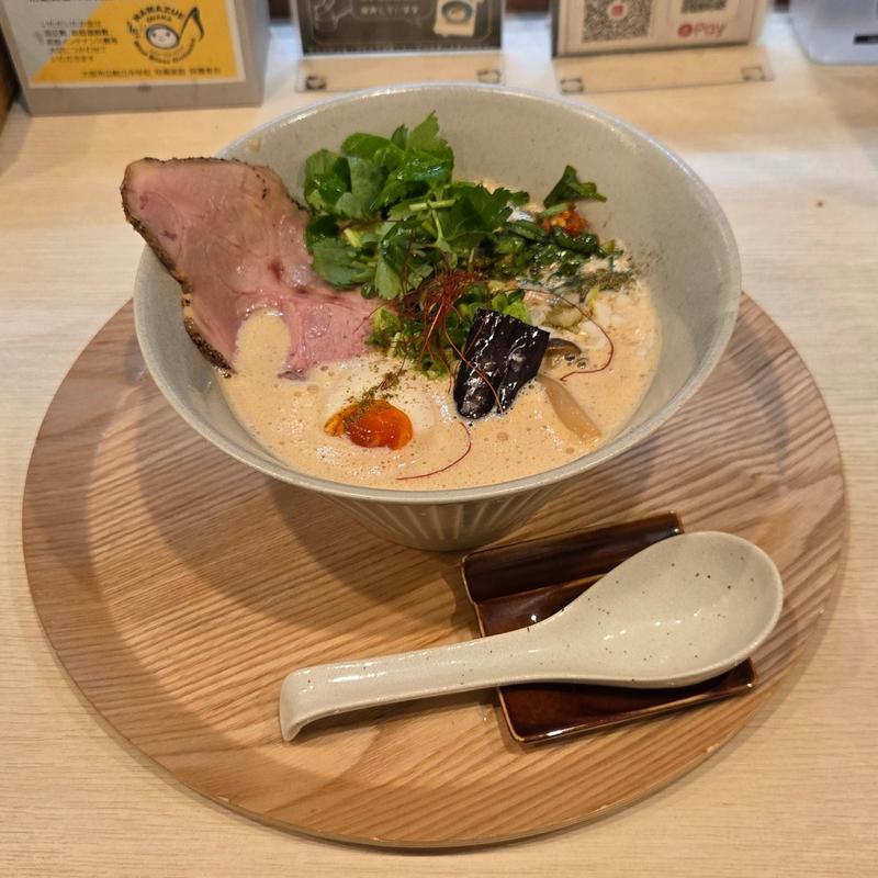 味噌白湯ラーメン(鶏と魚介らぁ麺komugi)