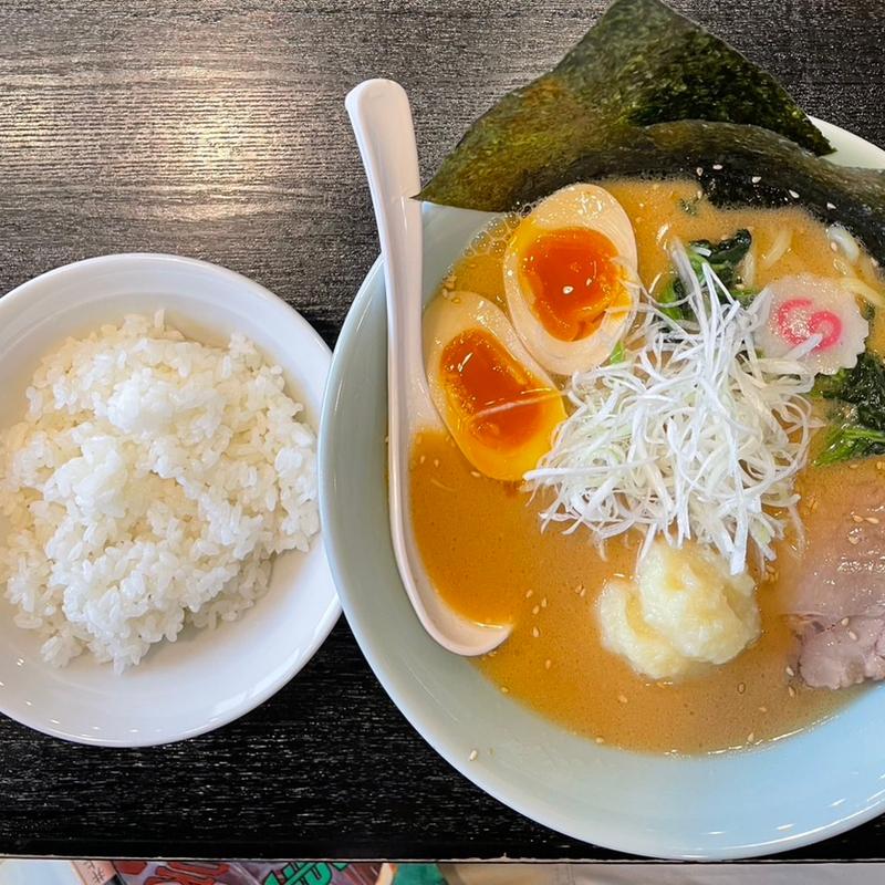 げんこつ味玉ラーメン　半ライス(めんや焔)