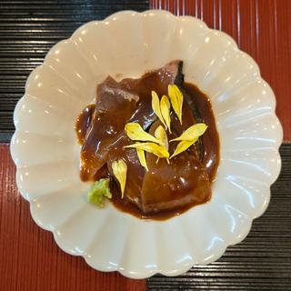 特製ダレに漬け込んだ旬のお魚のヅケ(高麗橋桜花)