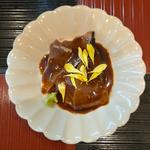 特製ダレに漬け込んだ旬のお魚のヅケ