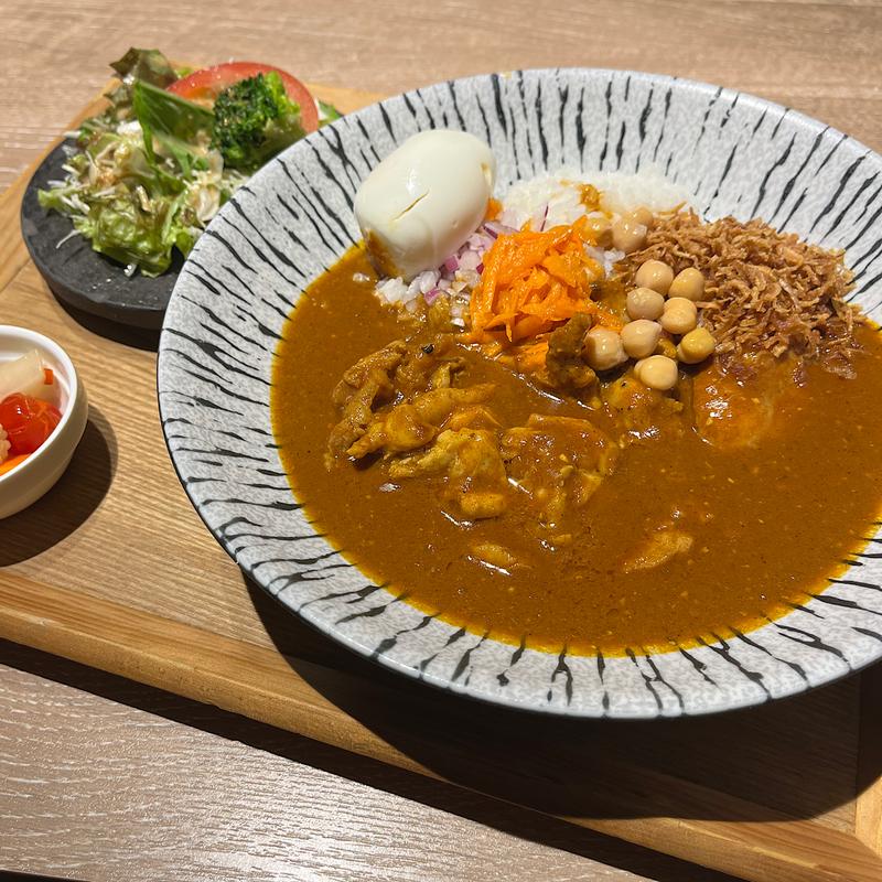 シェフ特製手羽元スパイシーカレー(コモンダイニング)