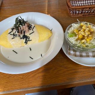 ツナクリームオムライス S (サラダorコーンスープ、ドリンクセット)