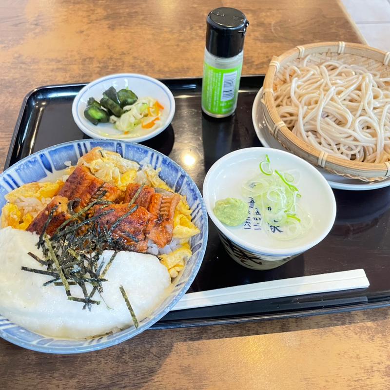 うなとろ丼とおそば(そば処 吉岡家 本店)