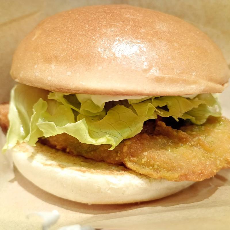 パンダドラゴンのマジ バジルチキンバーガー(ウェンディーズ・ファーストキッチン 用賀店)