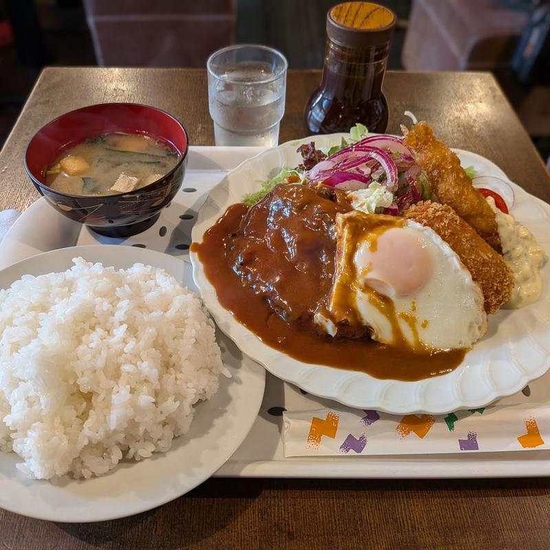 デラックスハンバーグ 大盛り(レストラン ミッキー)