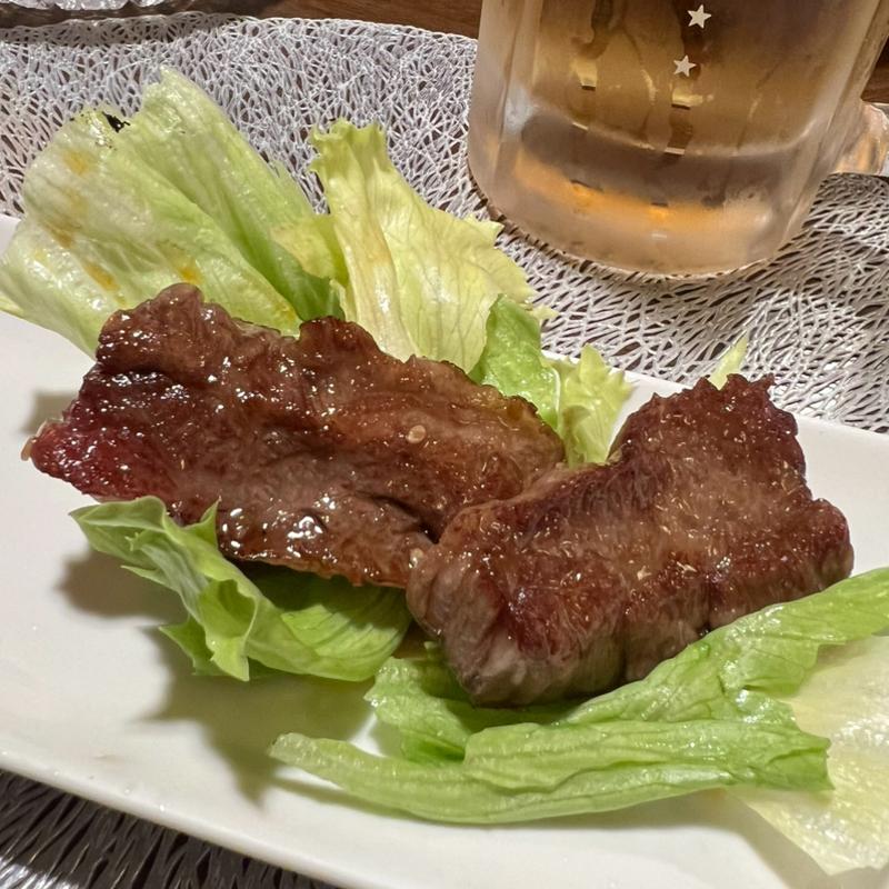 お通し　炙り牛ロース(たべものや旬菜)