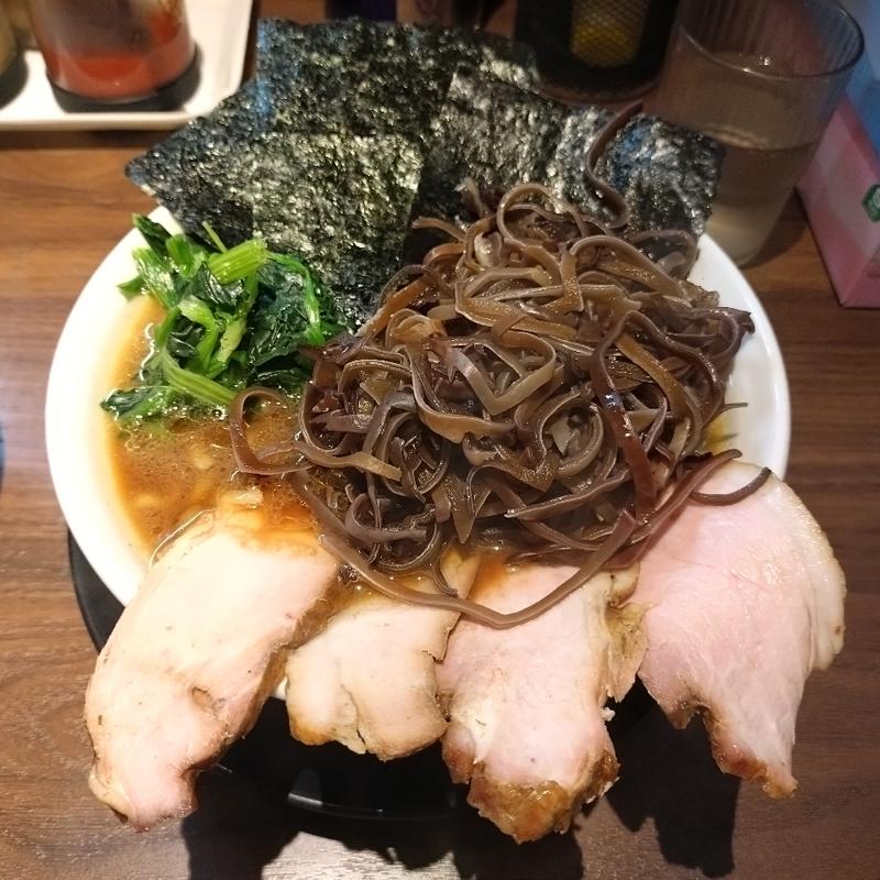 チャーシューメン　きくらげトッピング(輝道家 水道橋駅前店)