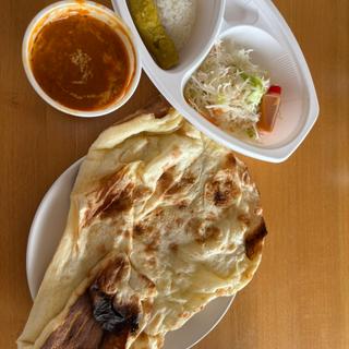 Aランチ(カレー1種、ナン、ライス、サラダ、ドリンク)
