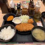 Xクーポンロースかつ&カキフライ(2個)定食