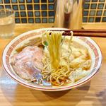 ワンタン麺
