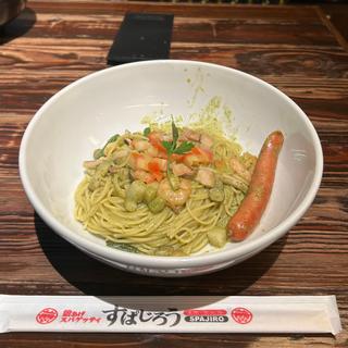 ジェノベーゼスパ、トッピング(粗挽ソーセージ.えび)(釜あげスパゲッティ　すぱじろう　秋葉原)