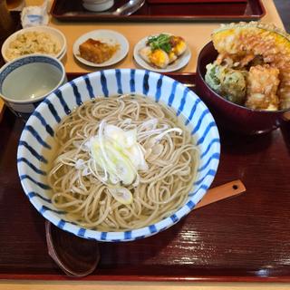 天丼とそばランチ【冷やしゆずかけそば】(手打ちそば けん蔵)