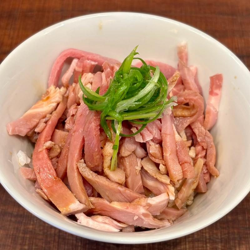 レアチャーシュー丼(ラーメン家　煌)